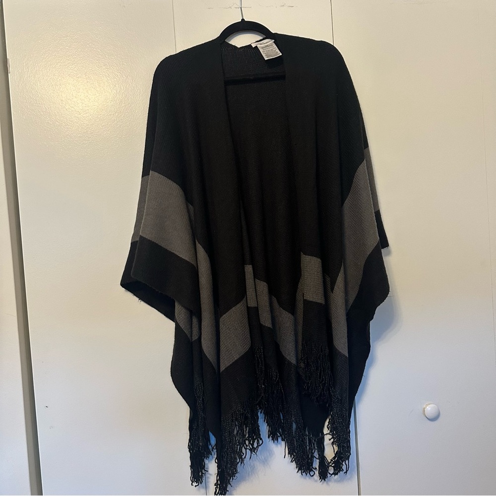 BCBGENERATION Striped Fringe Poncho Cardigan | Black & Gray
